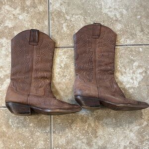 Vintage cowgirl/cowboy boots. Sz 8